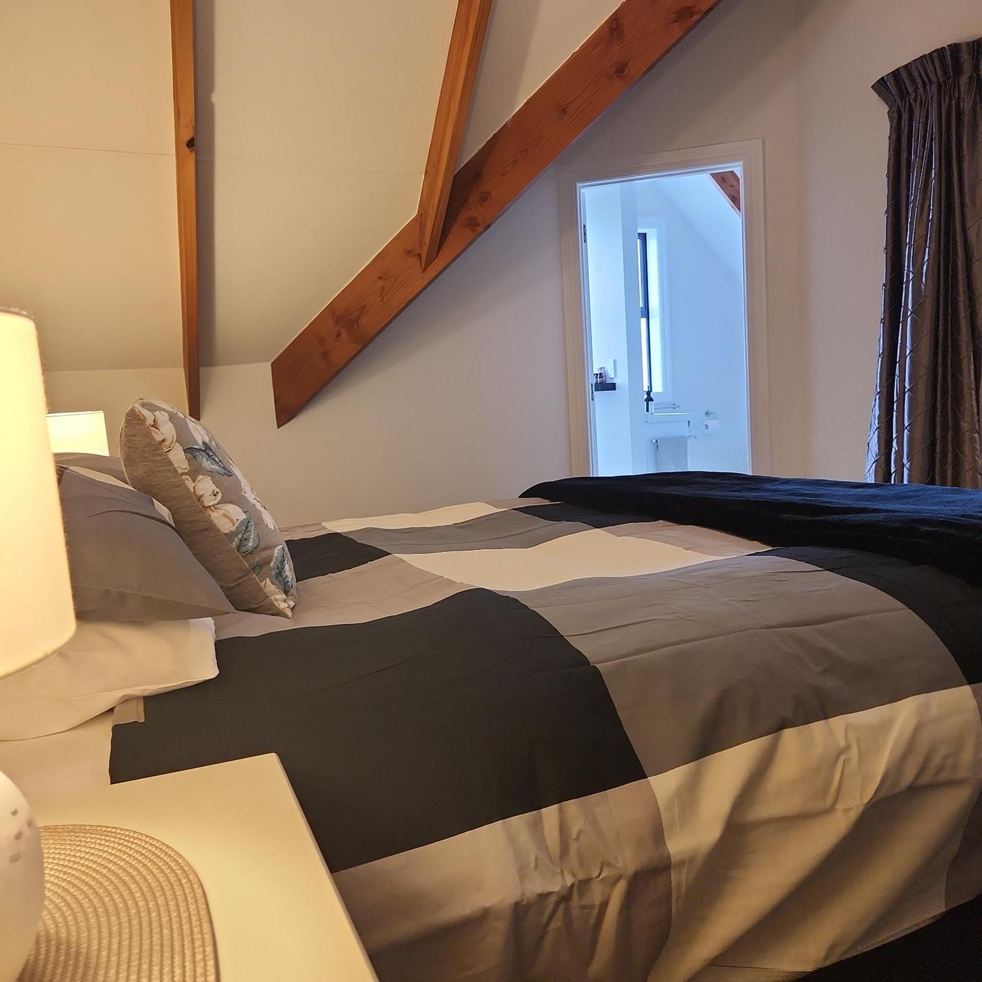 Westholm Lodge Harihari Bagian luar foto